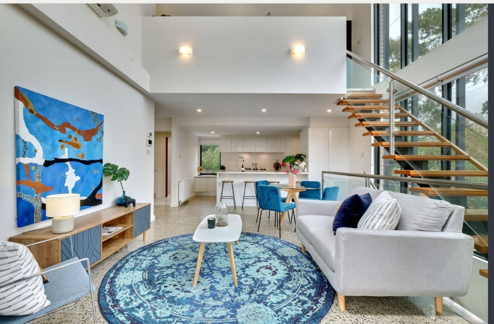 Light! Bright! Private, Inner-city Townhouse